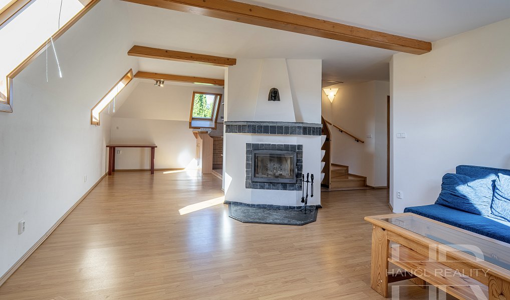 Prodej domu 202 m² s pozemkem 2 142 m², Šternberk – náhled fotky 2