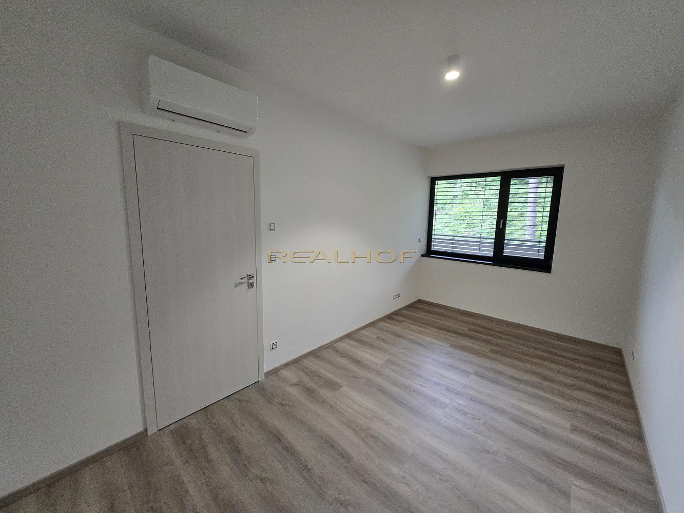 Pronájem bytu 1+1 39 m² — photo 3