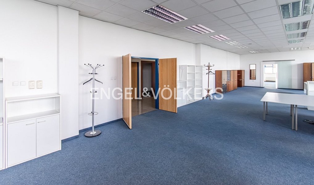 Pronájem kanceláře 670 m², Praha – náhled fotky 3