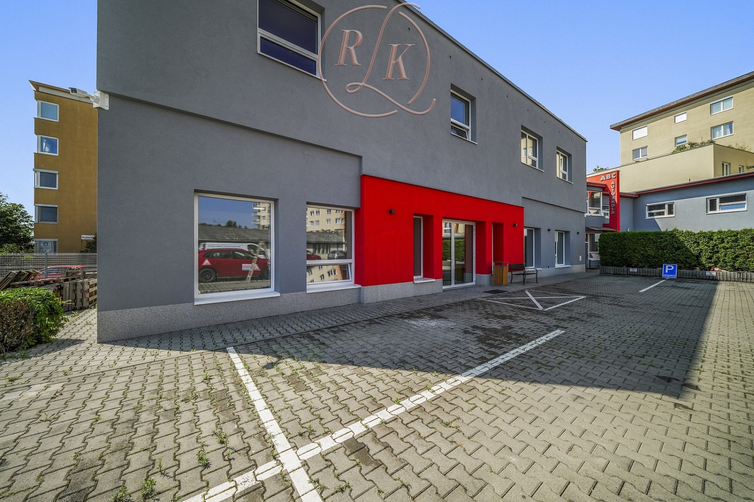 Pronájem obchodních prostor 198 m² — photo 2
