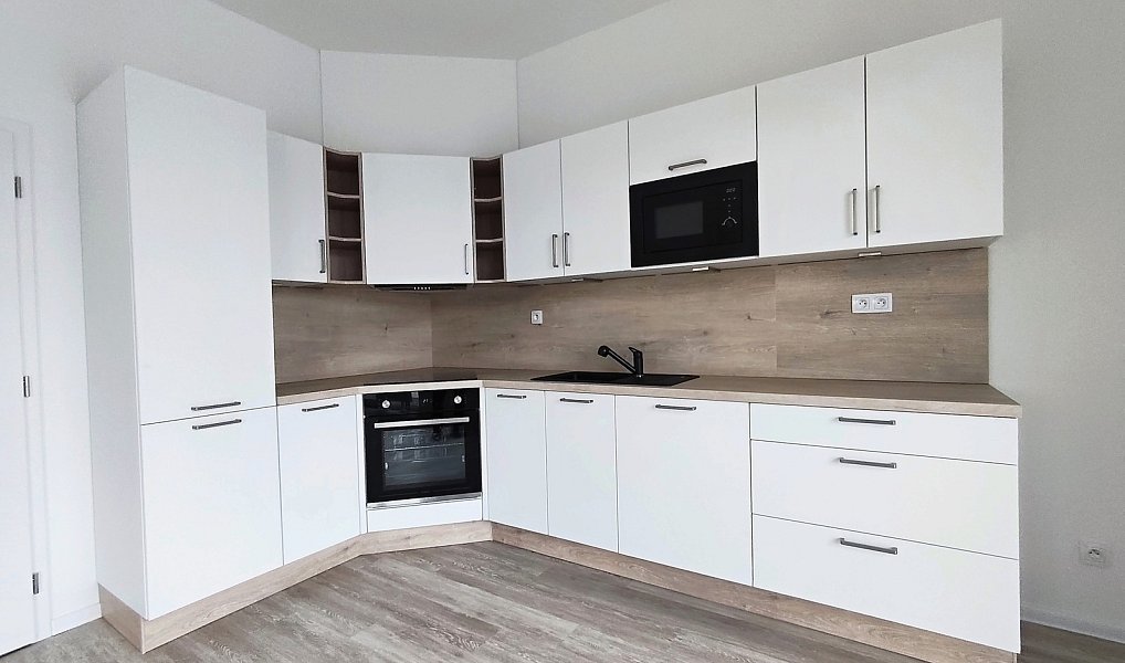 Pronájem bytu 3+kk 104 m², České Budějovice – náhled fotky 2