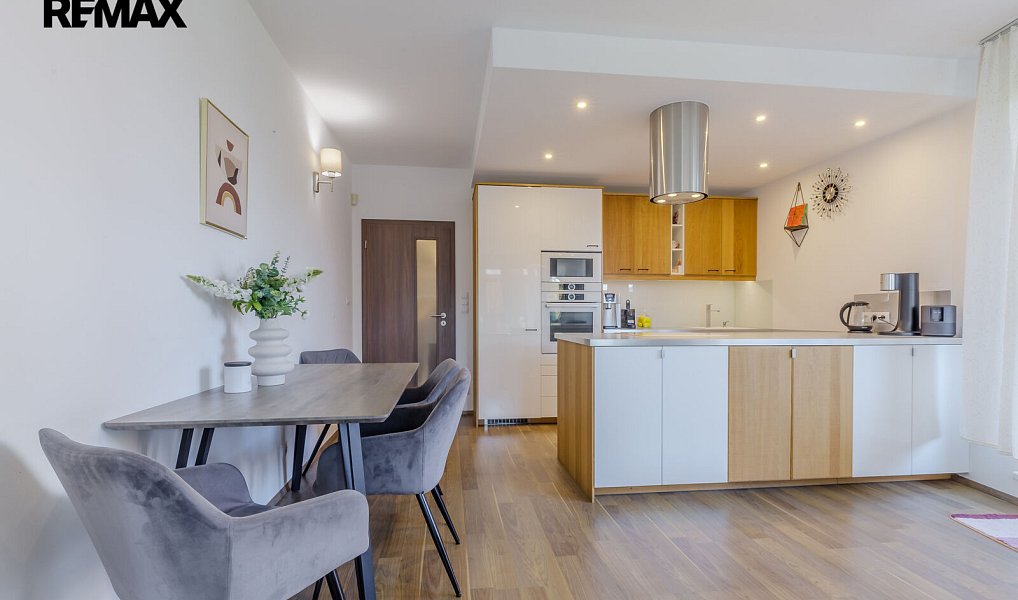 Pronájem bytu 3+kk 101 m², Praha – náhled fotky 7