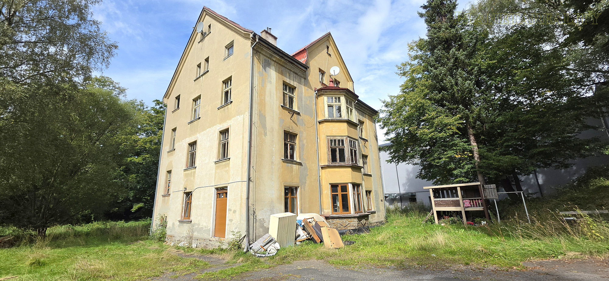 Prodej nájemního domu, činžáku 650 m²