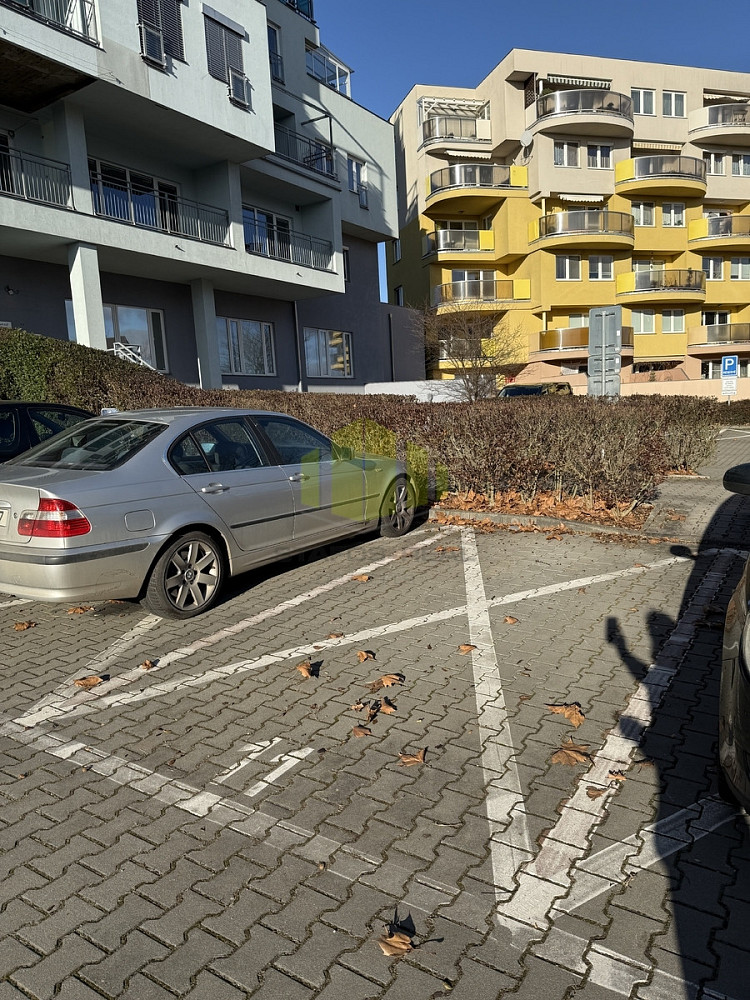 Pronájem venkovního nezastřešeného parkovacího stání, Okružní, Olomouc – fotografie 2
