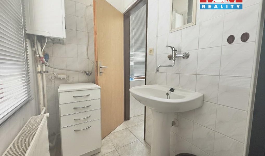 Prodej skladovacích prostor 500 m², Dubí – náhled fotky 17