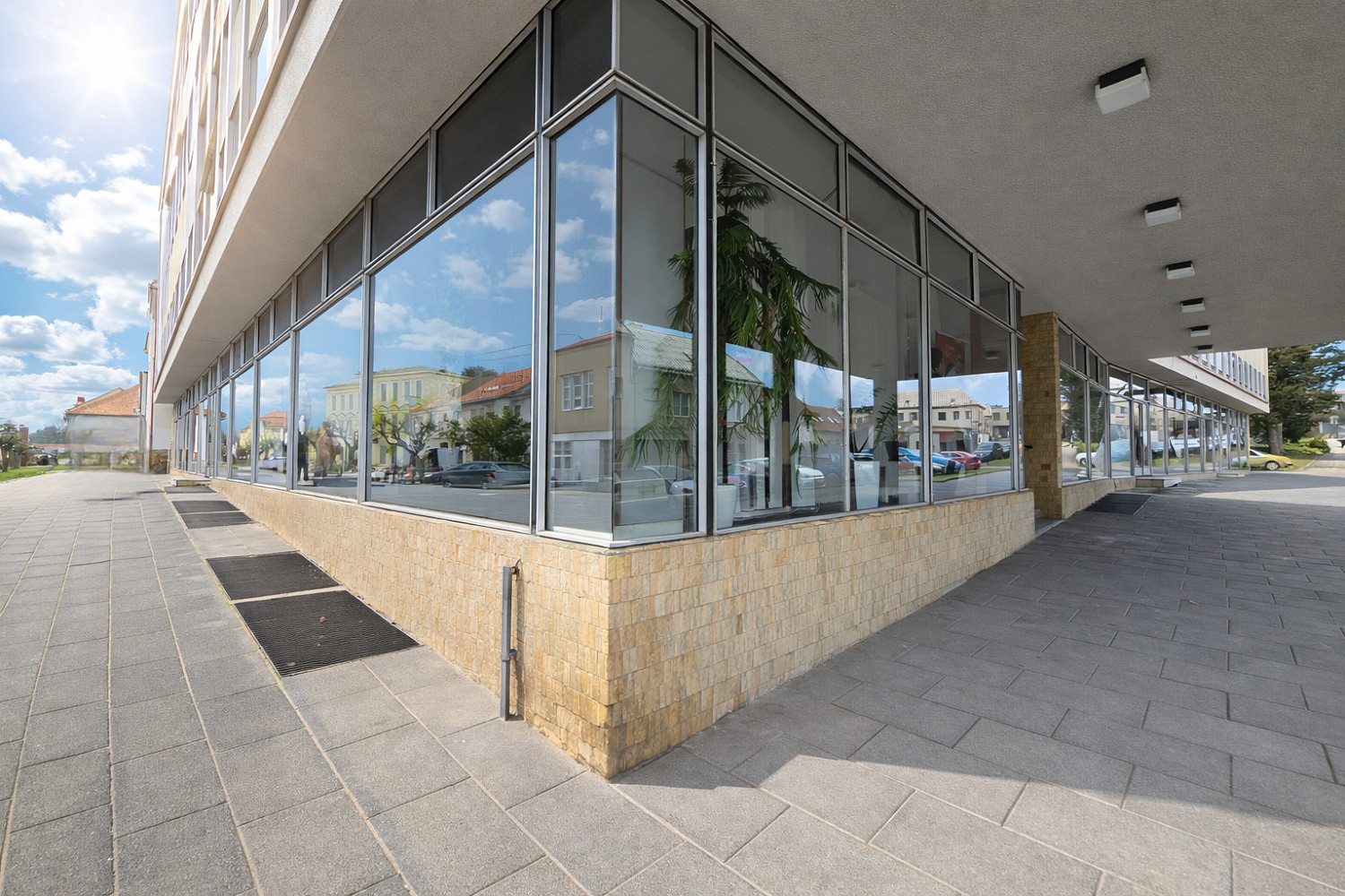Pronájem obchodních prostor 76 m² – fotografie 3