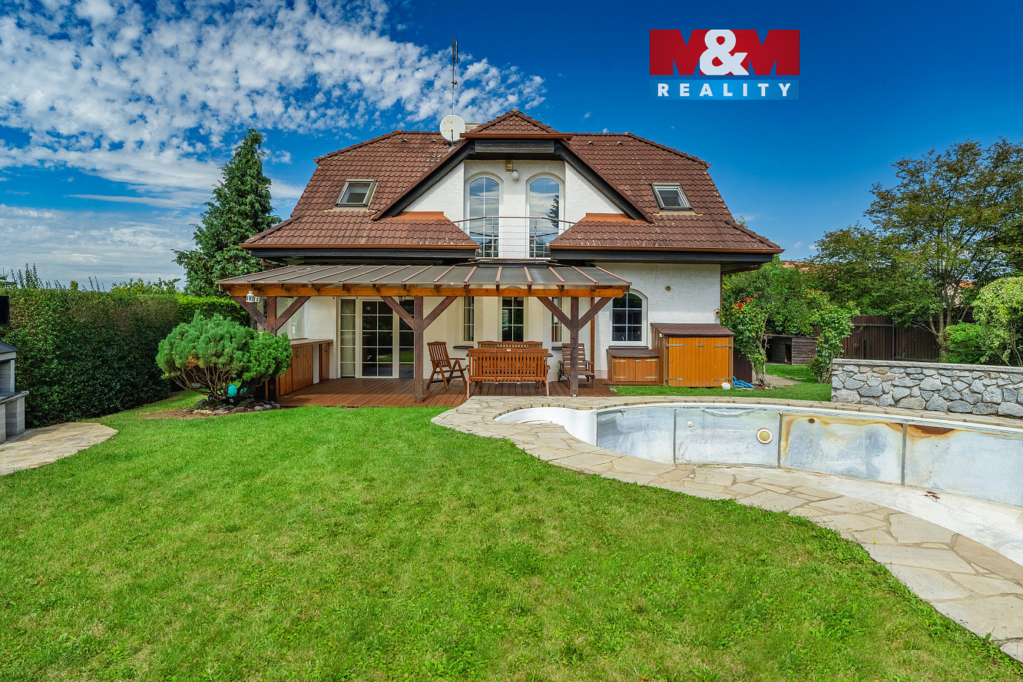 Prodej domu 217 m² s pozemkem 1 083 m²
