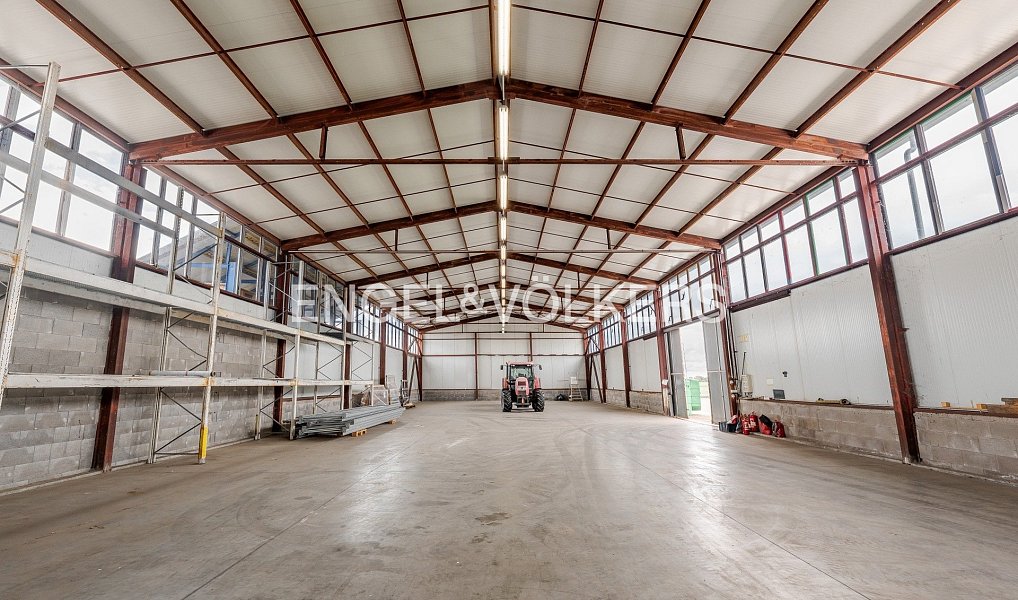 Pronájem skladovacích prostor 663 m², Vysoké Veselí – náhled fotky 2