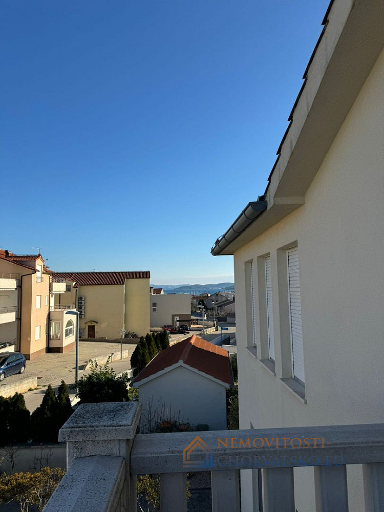 Prodej domu 370 m² s pozemkem 670 m² - Widok 4