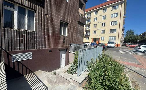 Pronájem obchodních prostor 227 m², V předpolí, Praha 10 - Strašnice
