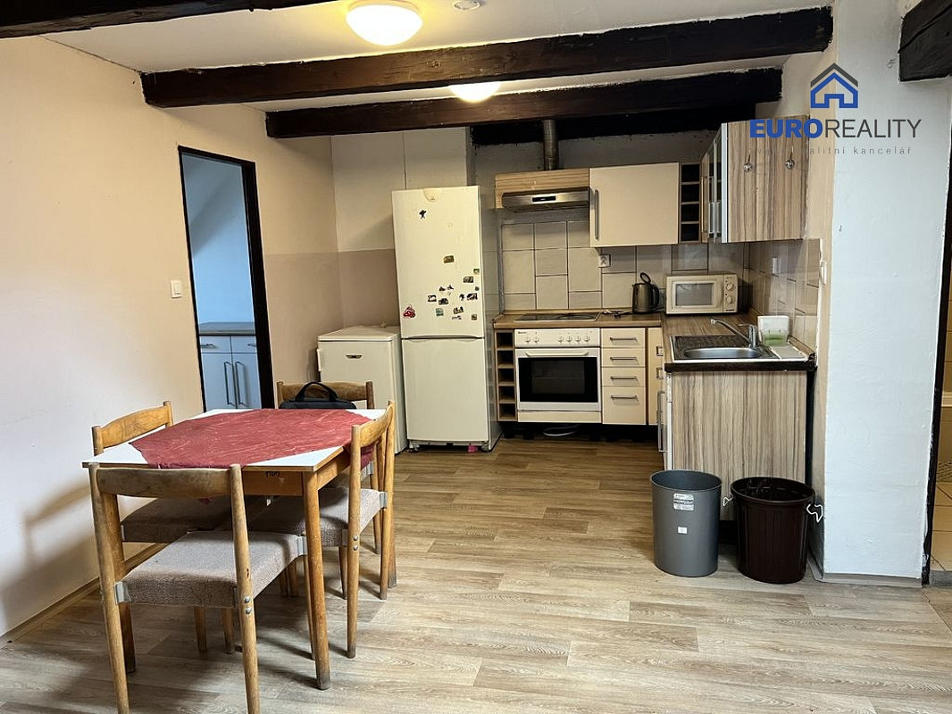 Pronájem bytu 3+1 75 m² – fotografie 2