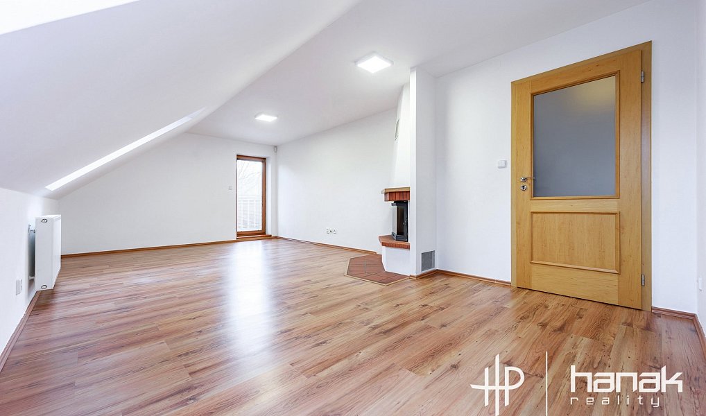 Prodej domu 259 m² s pozemkem 2 016 m², Strančice – náhled fotky 14
