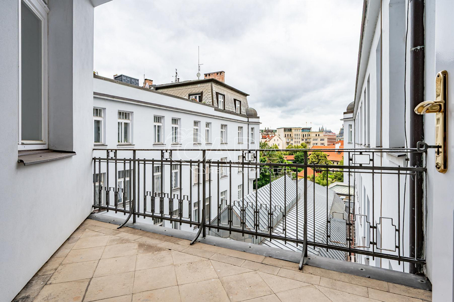 Pronájem kanceláře 202 m² – fotografie 4