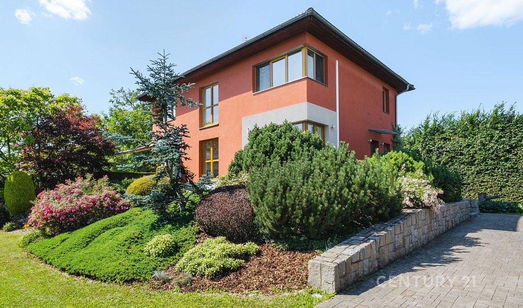 Pronájem domu 210 m² s pozemkem 1 586 m², Mukařov – náhled fotky 2