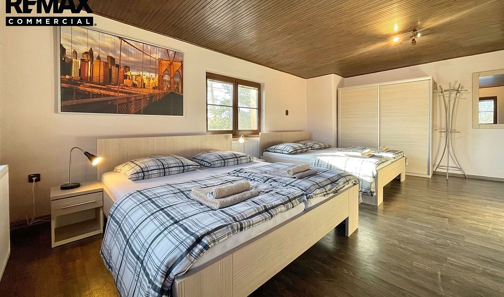 Prodej ubytovacího objektu 282 m², Vimperk – náhled fotky 11