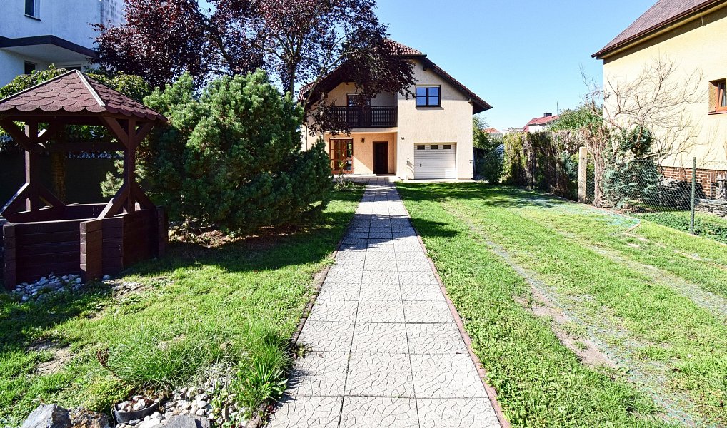 Pronájem domu 250 m² s pozemkem 775 m², Plzeň – náhled fotky 4
