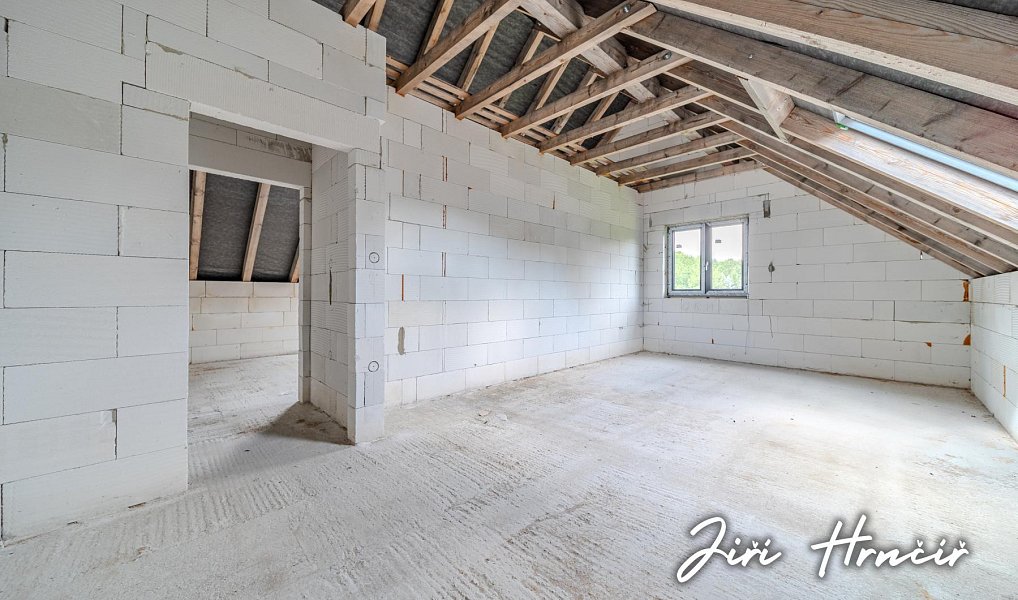 Prodej domu 313 m² s pozemkem 1 052 m², Nové Mitrovice – náhled fotky 25