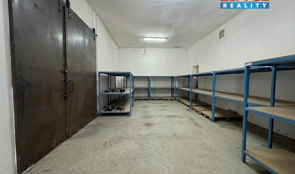 Prodej skladovacích prostor 500 m², Dubí – náhled fotky 7