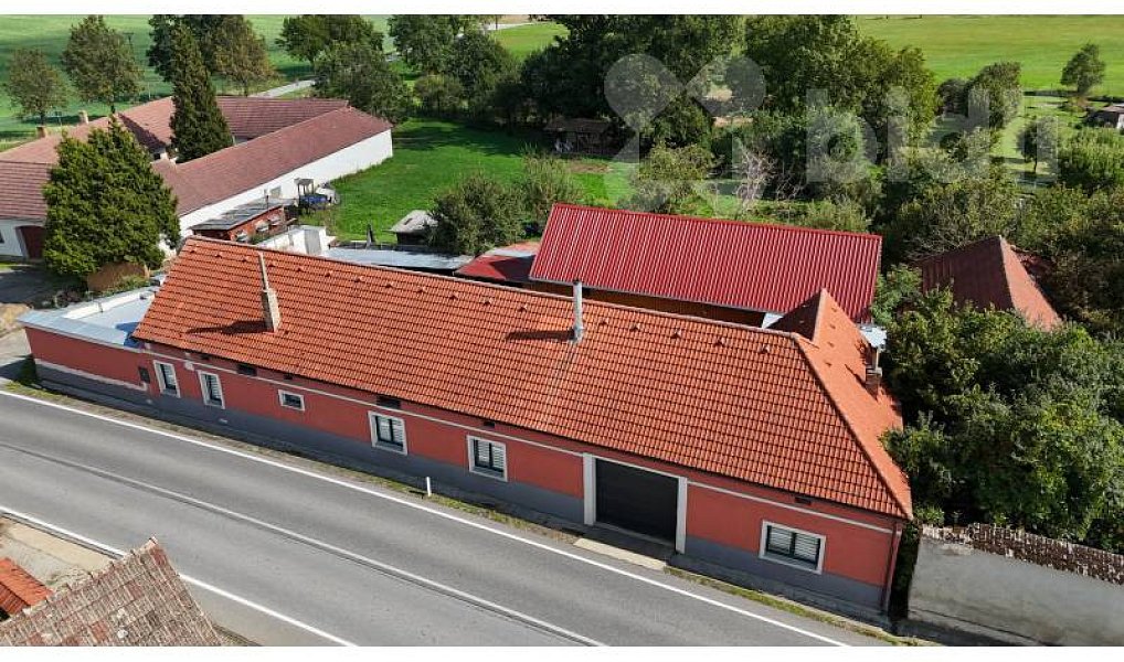 Prodej domu 240 m² s pozemkem 2 125 m², Bečice – náhled fotky 3