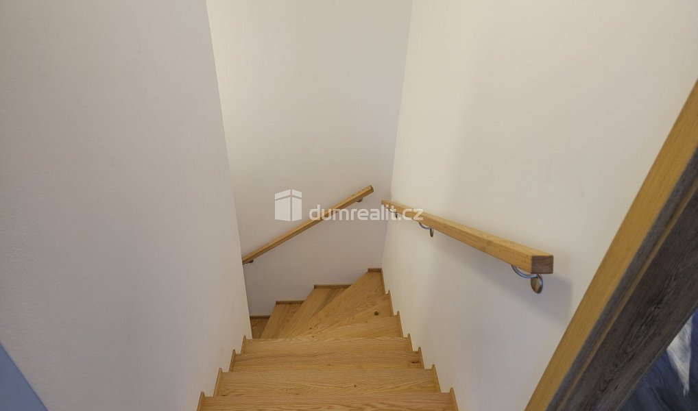 Pronájem bytu 4+kk 75 m², Straky – náhled fotky 11