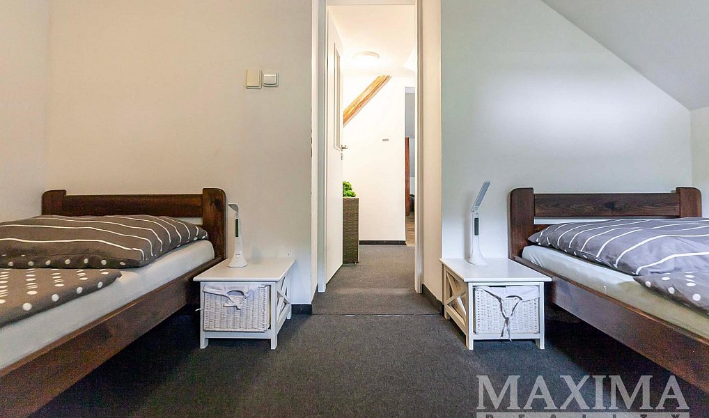 Prodej domu 300 m² s pozemkem 682 m², Desná – náhled fotky 17