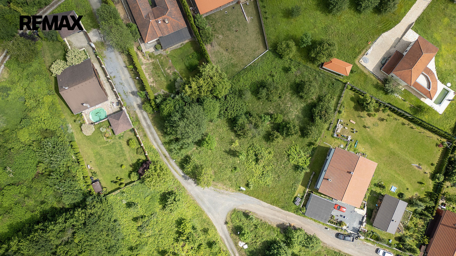 Prodej stavebního pozemku 997 m² — photo 2