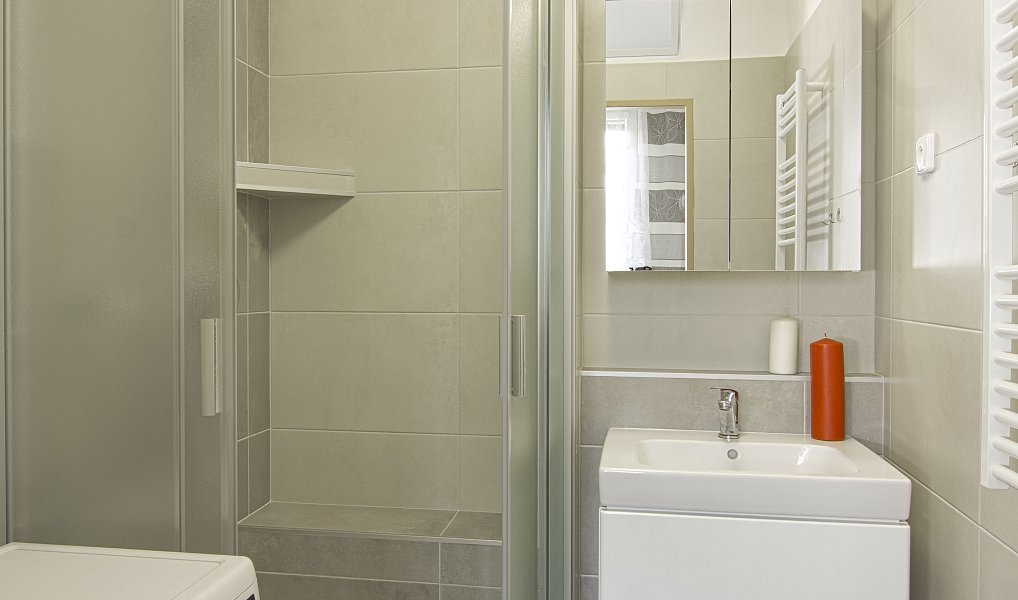 Pronájem bytu 2+1 64 m², Jindřichův Hradec – fotka 1 z 14