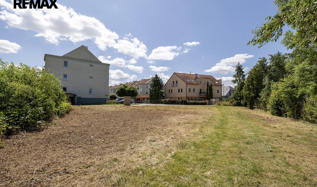 Prodej stavebního pozemku 695 m², Praha – náhled fotky 4