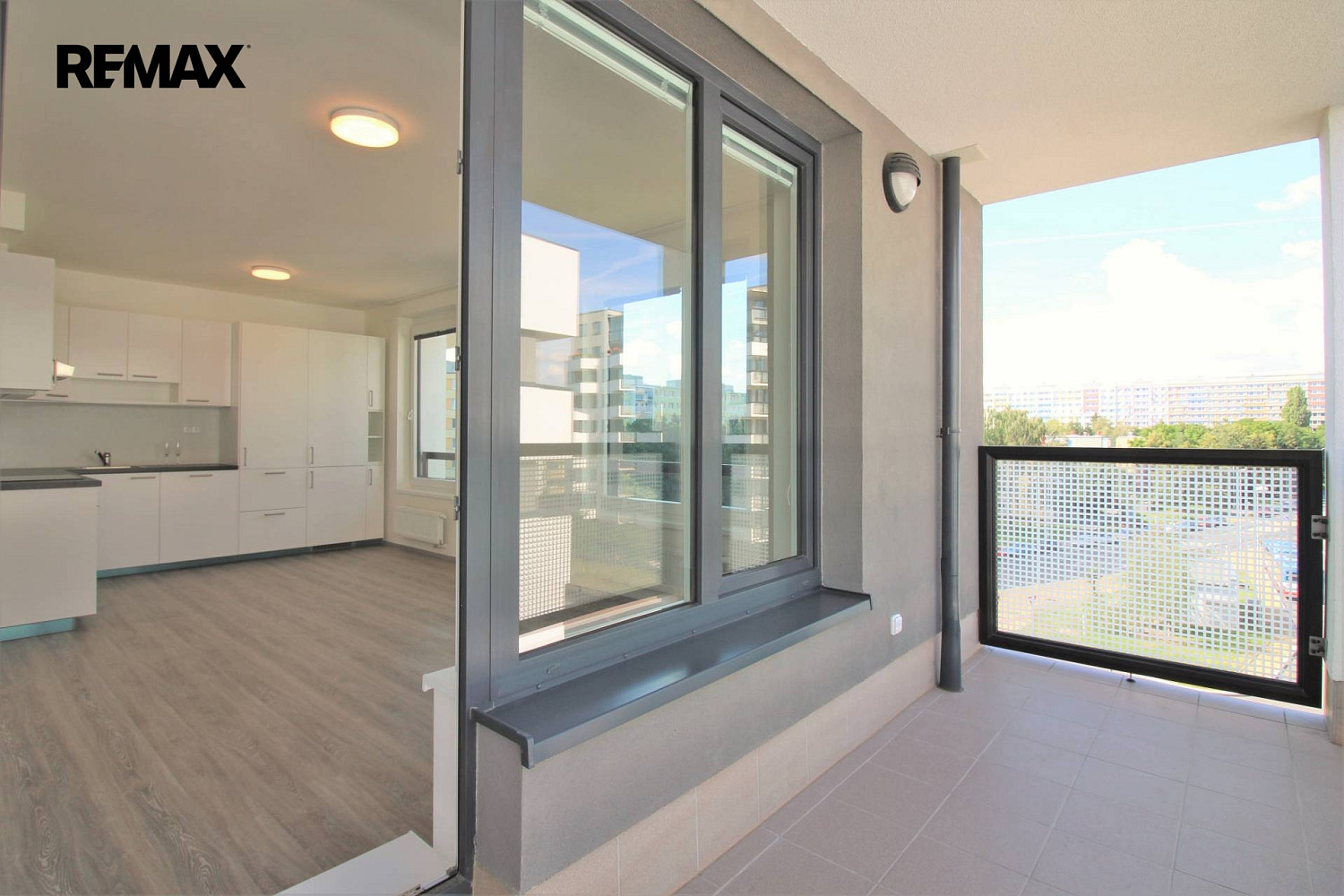 Pronájem bytu 2+kk 56 m² — photo 3