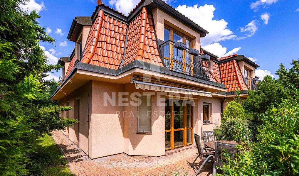 Prodej domu 444 m² s pozemkem 2 325 m², Vestec – náhled fotky 38
