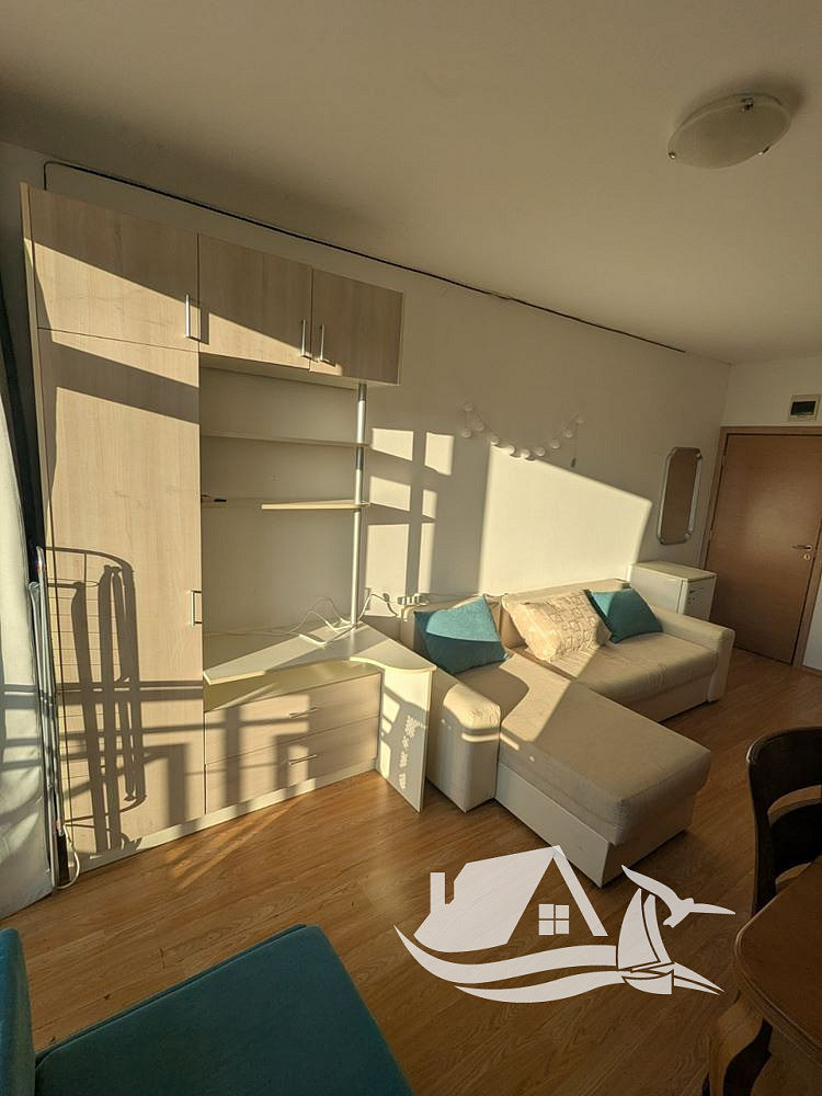 Prodej bytu 1+kk 28 m² — photo 2