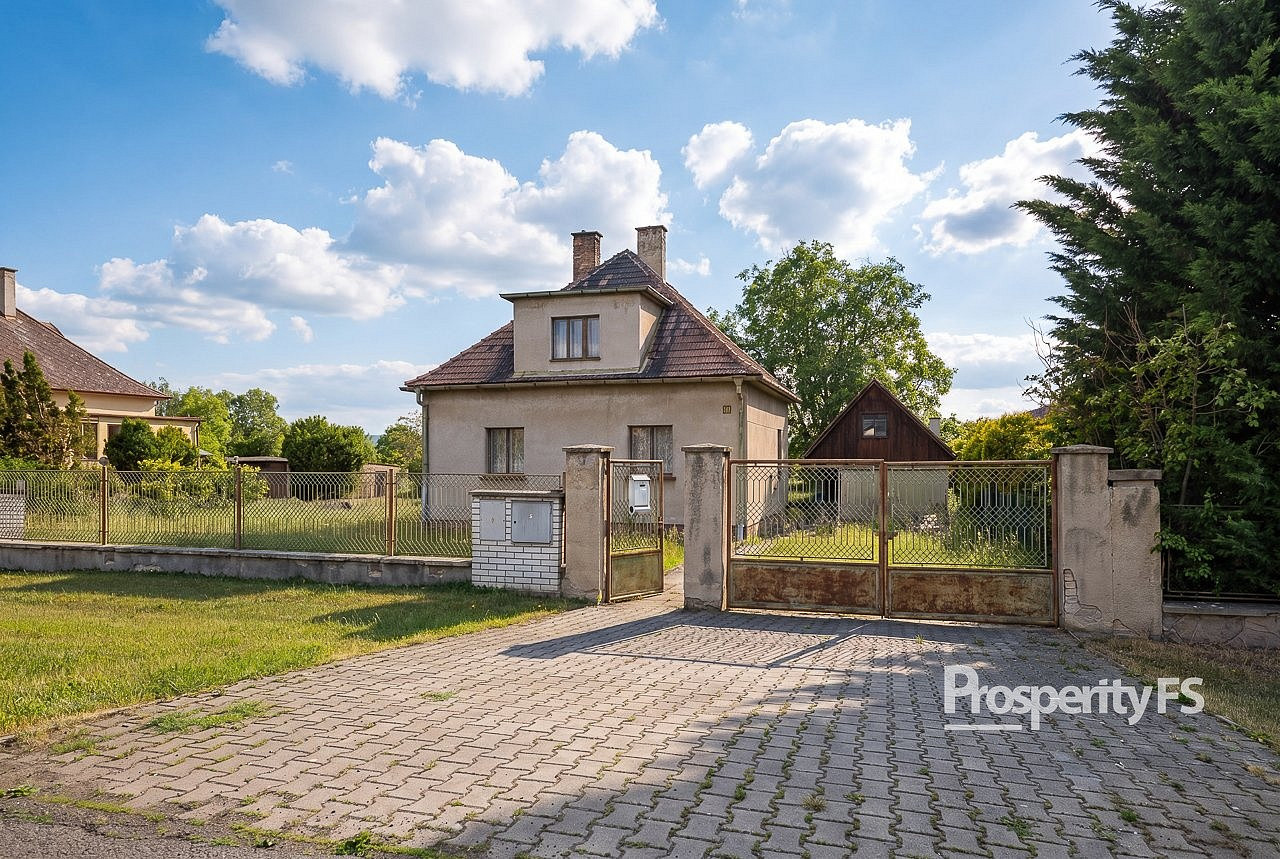 Prodej domu 103 m² s pozemkem 1 936 m²