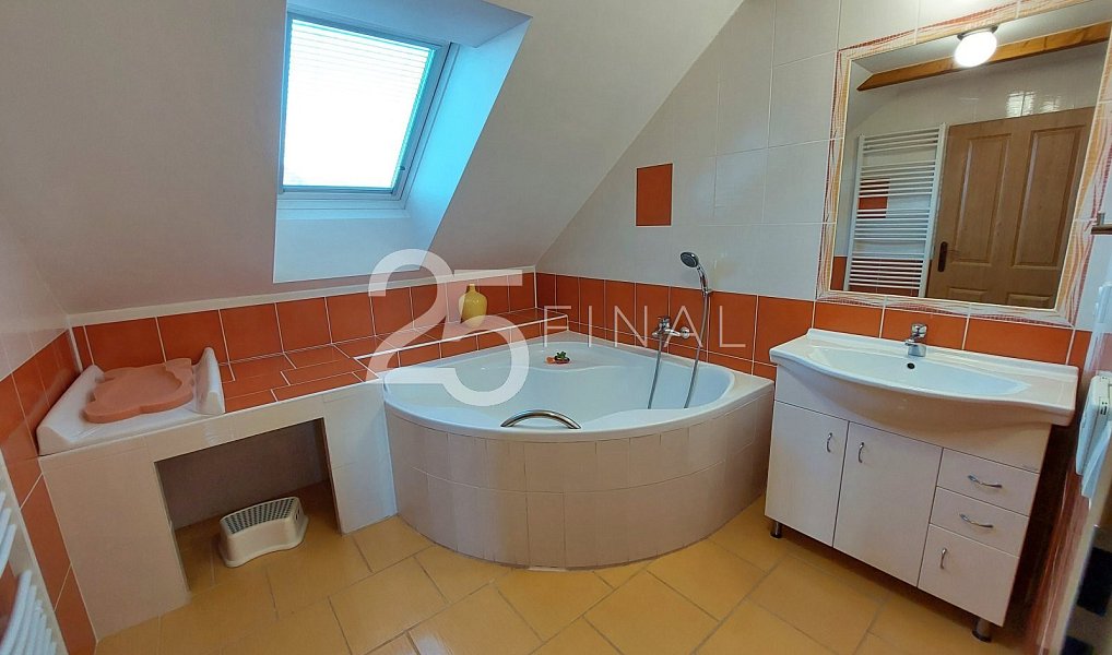 Pronájem domu 200 m² s pozemkem 1 093 m², Osek – náhled fotky 27