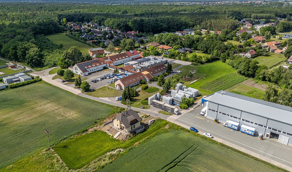 Prodej domu 107 m² s pozemkem 1 233 m², Sezemice – náhled fotky 27