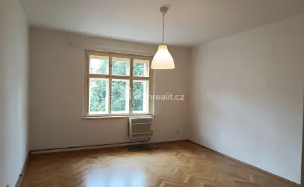 Pronájem bytu 2+kk 50 m², Za poštou, Praha 10 - Strašnice