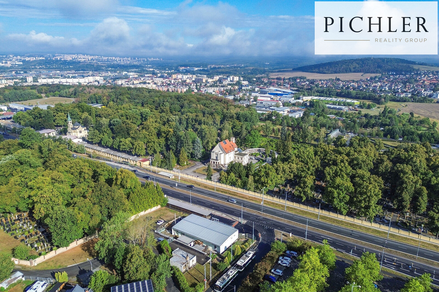 Pronájem obchodních prostor 330 m² – fotografie 3