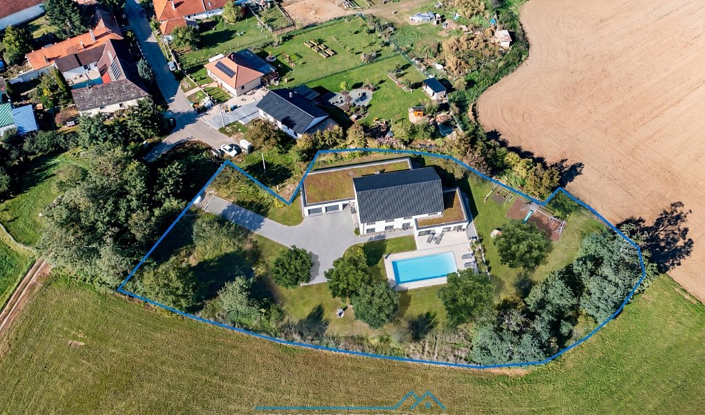 Prodej stavebního pozemku 4 501 m², Slup – fotka 1 z 13