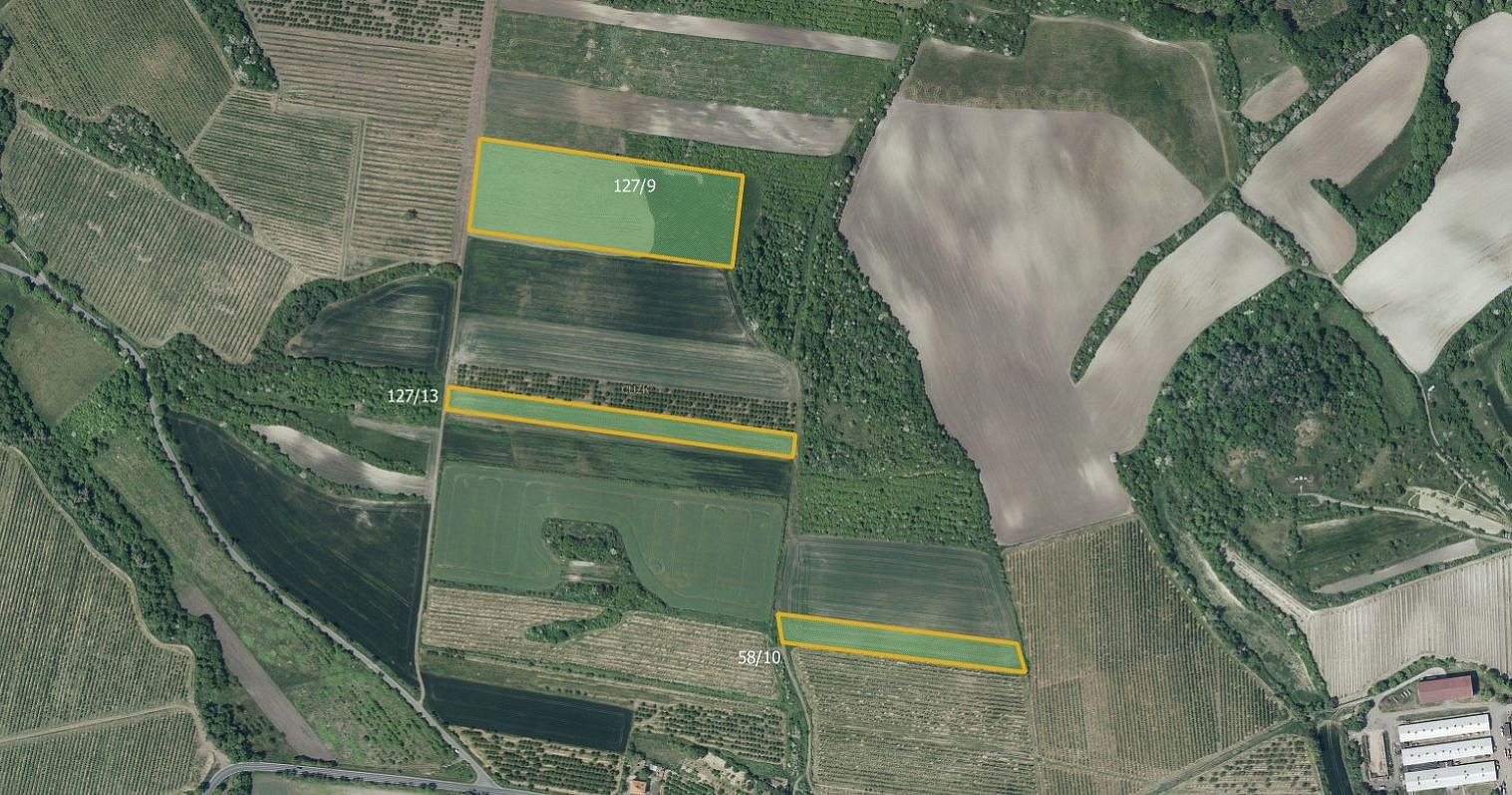 Prodej pole 133 318 m²