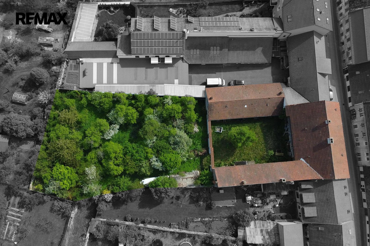 Prodej domu 1 200 m² s pozemkem 2 155 m² – fotografie 3