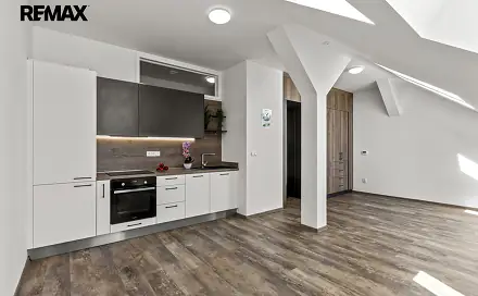 Prodej bytu 1+kk 43 m², Železničního pluku, Pardubice - Zelené Předměstí