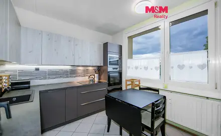 Prodej bytu 3+1 63 m², Na Komárově, Kaznějov, okres Plzeň-sever