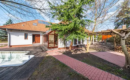 Prodej domu 368 m² s pozemkem 960 m², Na Výšině, Bradlec, okres Mladá Boleslav