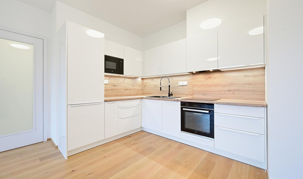 Pronájem bytu 2+kk 52 m², Praha – náhled fotky 2