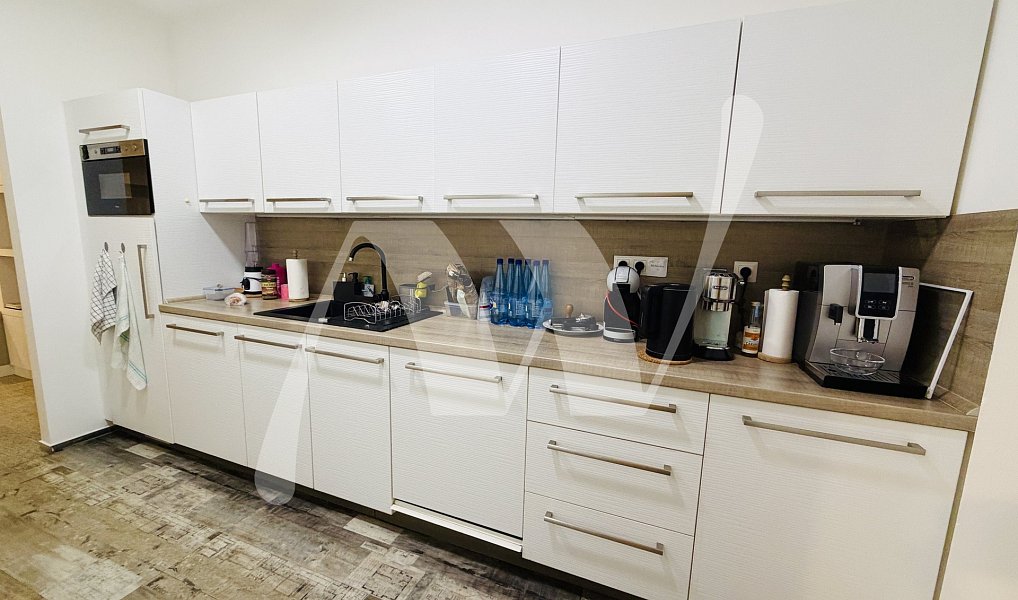 Pronájem kanceláře 353 m², Praha – náhled fotky 6
