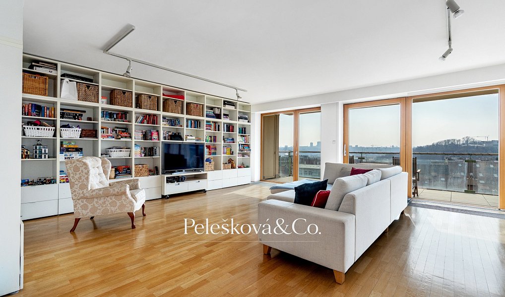 Prodej bytu 4+kk 128 m², Praha – fotka 1 z 26