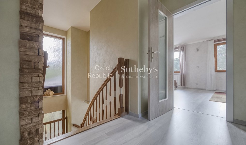 Prodej ubytovacího objektu 320 m², Mukařov – náhled fotky 10