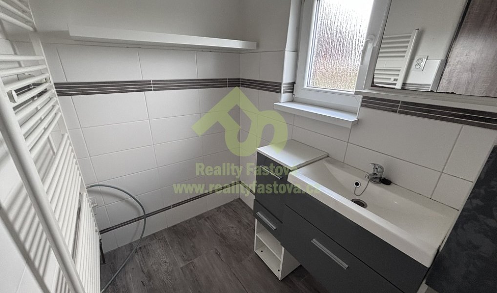 Prodej domu 228 m² s pozemkem 1 076 m², Rokycany – náhled fotky 24