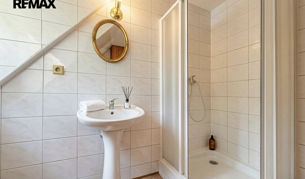 Prodej ubytovacího objektu 450 m², Vimperk – náhled fotky 11