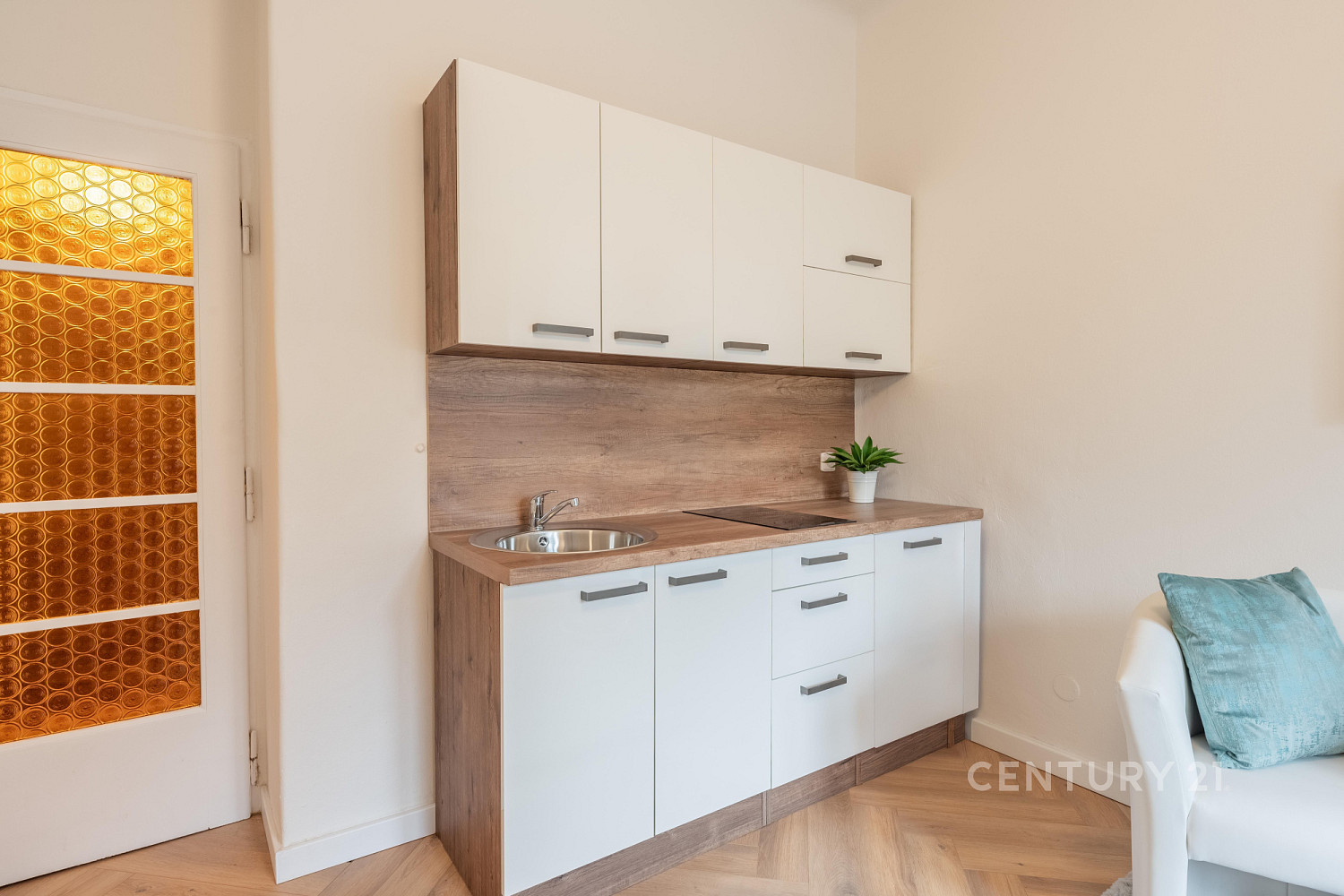Prodej bytu 1+kk 18 m² — photo 3