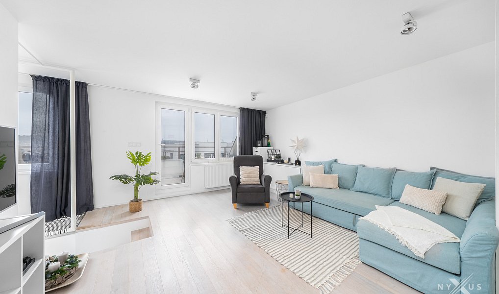 Prodej bytu 6+kk 120 m², Praha – náhled fotky 2